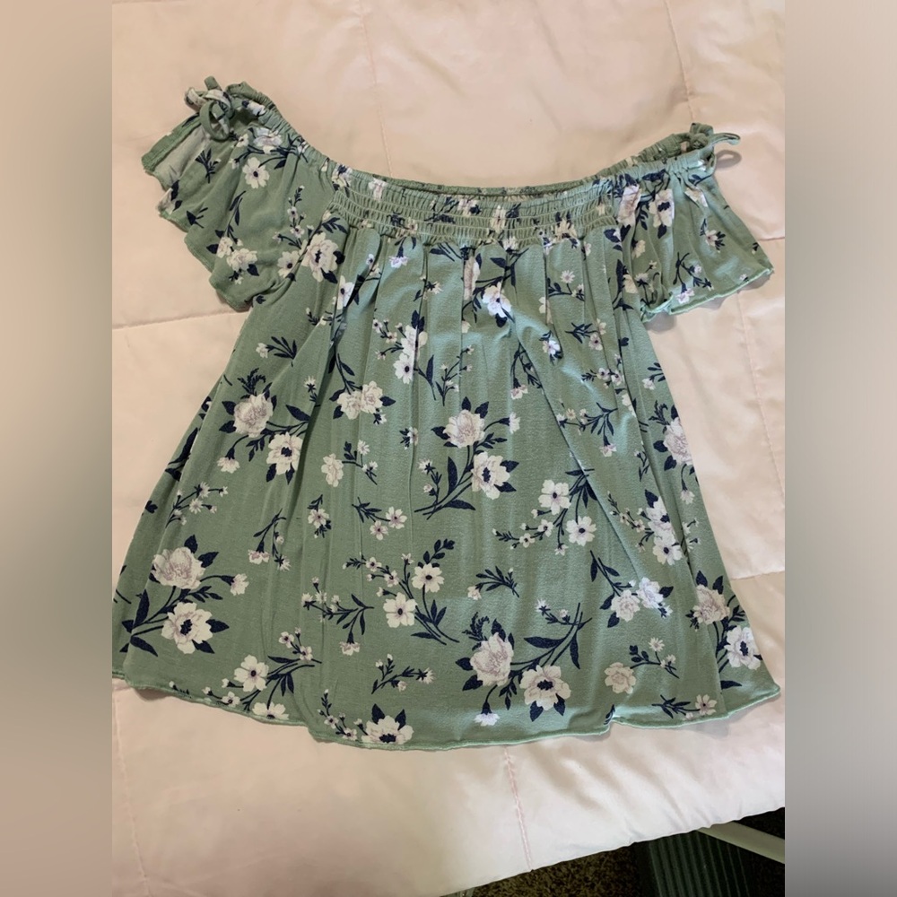 Green floral American Eagle off the shoulder sleeveless top